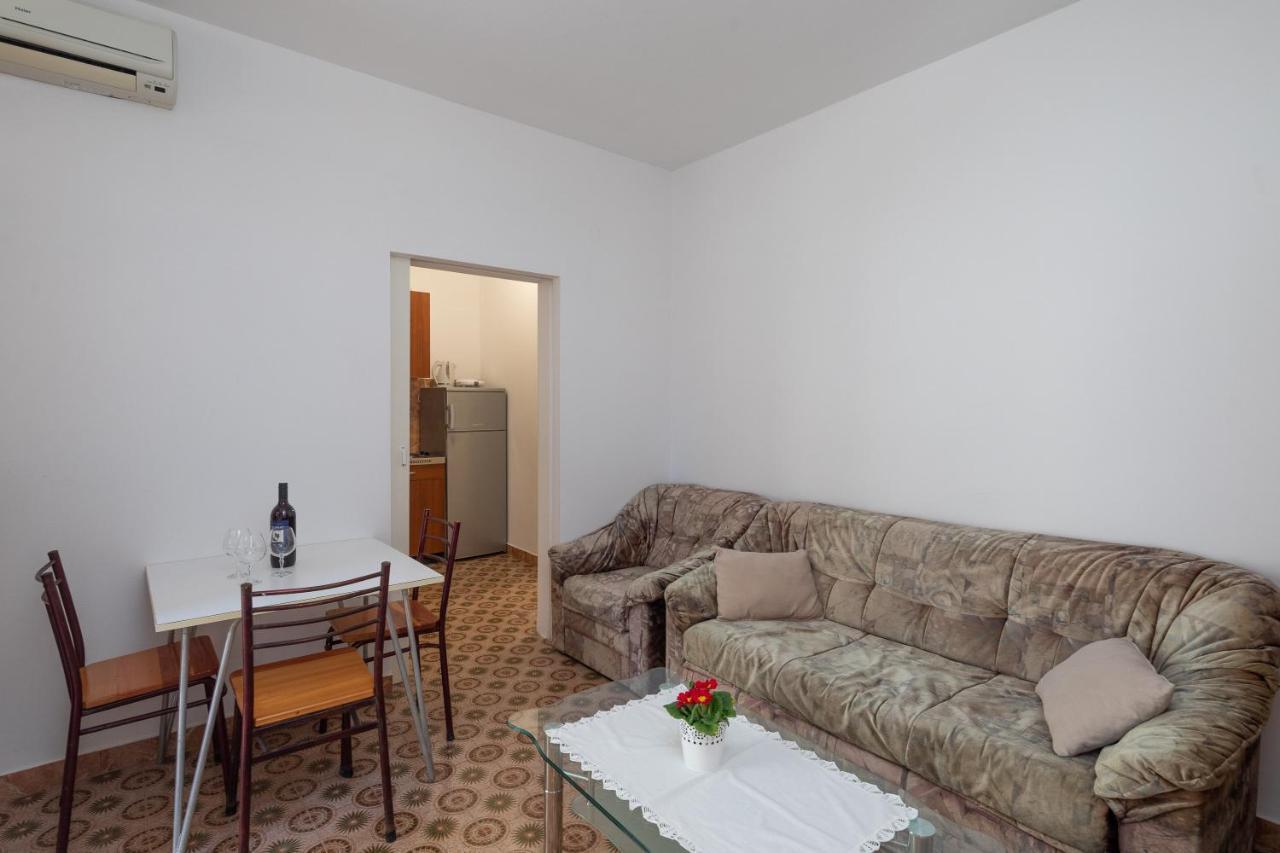 Beach Apartments "Bili Cvitak" Duće المظهر الخارجي الصورة