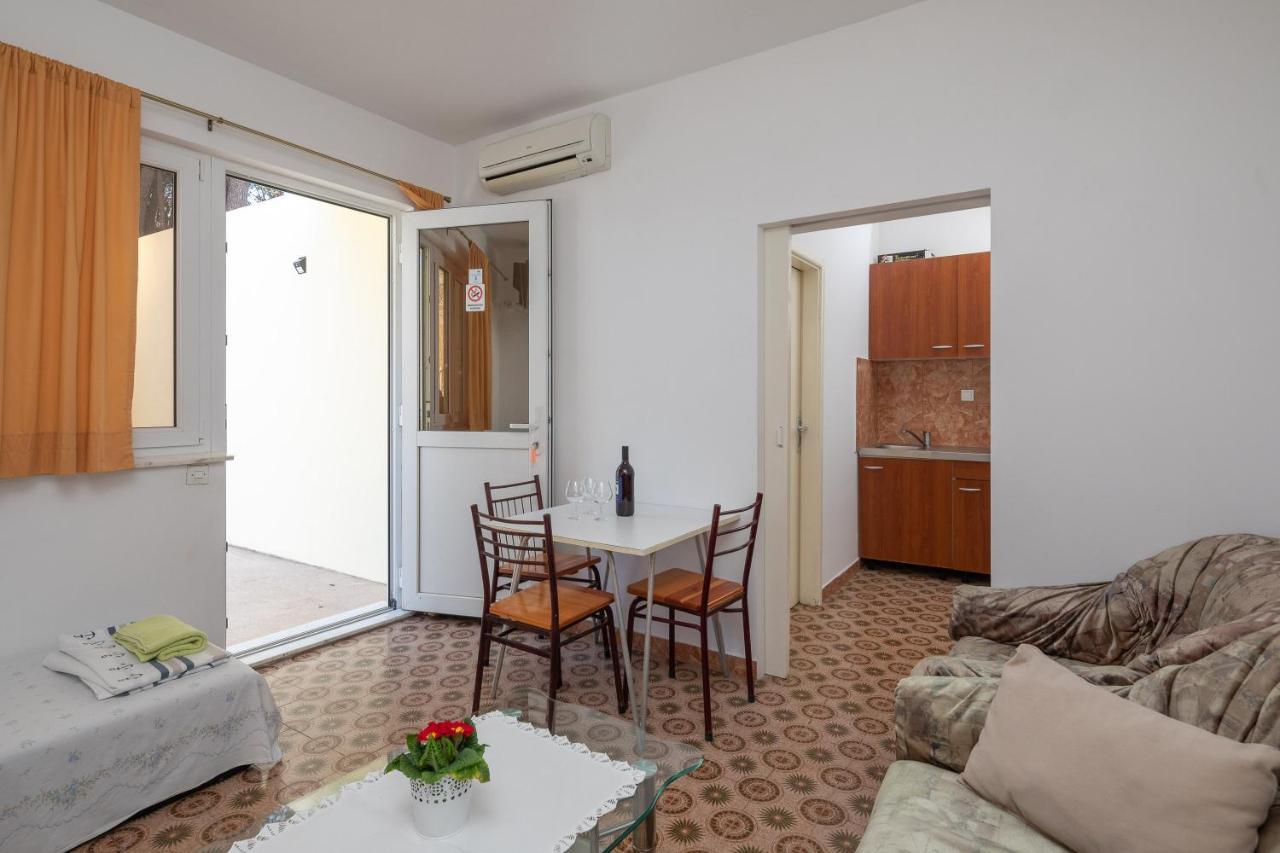 Beach Apartments "Bili Cvitak" Duće المظهر الخارجي الصورة