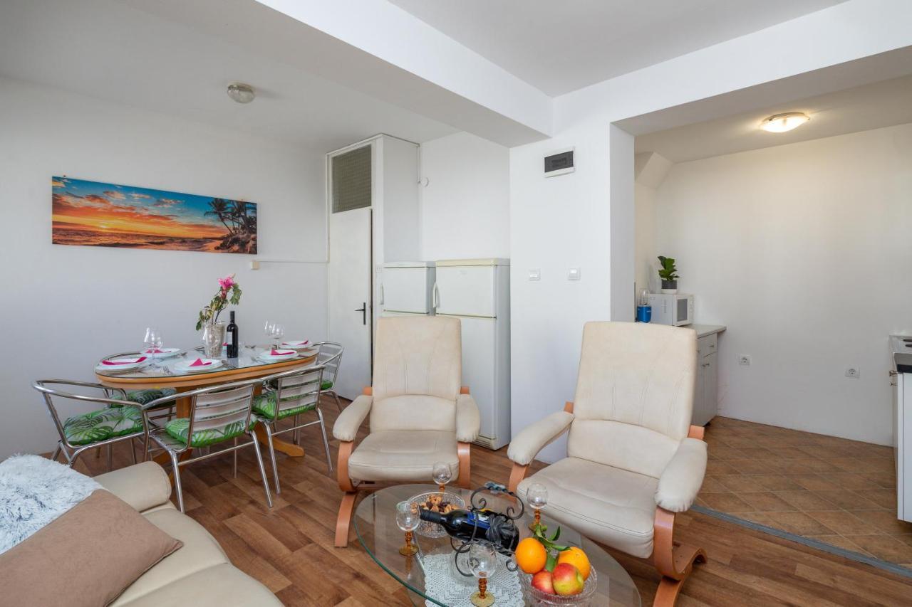 Beach Apartments "Bili Cvitak" Duće المظهر الخارجي الصورة